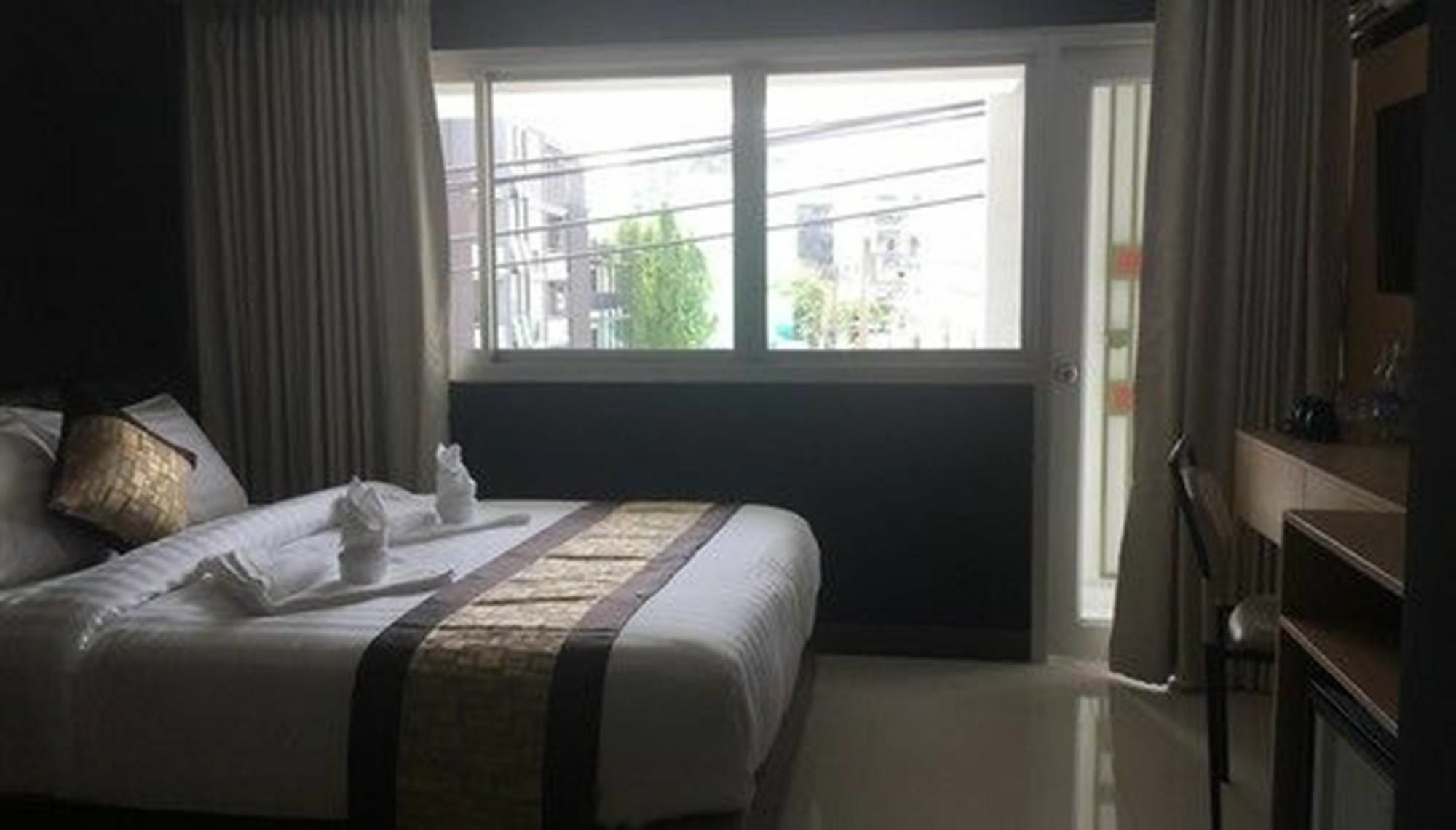 Rock Hotel Bangkok Exterior photo